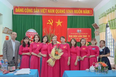Chi bộ trường Mầm non Đức Hòa tổ chức Đại hội chi bộ nhiệm kỳ 2025-2027